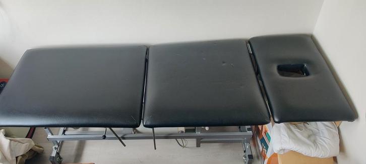 Gymna | Elektrische 3-delige behandeltafel, Sport en Fitness, Massageproducten, Gebruikt, Massagetafel, Ophalen