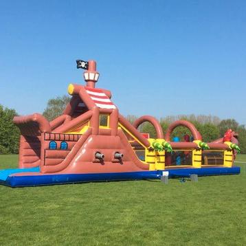 Opblaasbaar Piratenschip Springkussen beschikbaar voor biedingen