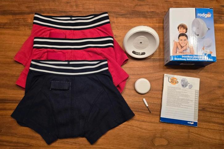 PLASWEKKER RODGER - 3 BROEKJES MAAT 128 - STOP BEDPLASSEN!, Kinderen en Baby's, Overige Kinderen en Baby's, Gebruikt, Ophalen of Verzenden