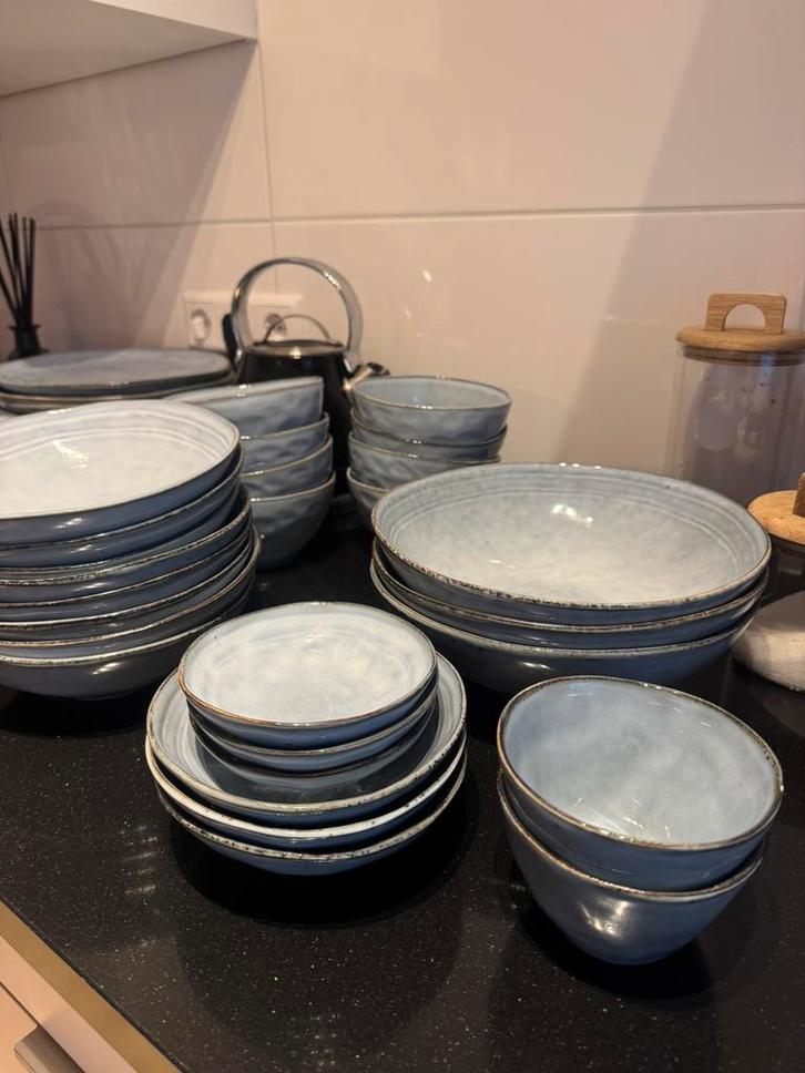 Blauwe serviesset compleet, Huis en Inrichting, Keuken | Servies, Zo goed als nieuw, Overige stijlen, Porselein, Ophalen of Verzenden