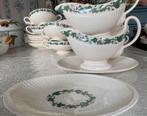 Wedgwood Stratford sauskommen op schotel, Antiek en Kunst, Antiek | Servies los, Ophalen of Verzenden