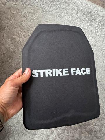 Strike Face Level III ballistische plaat beschikbaar voor biedingen