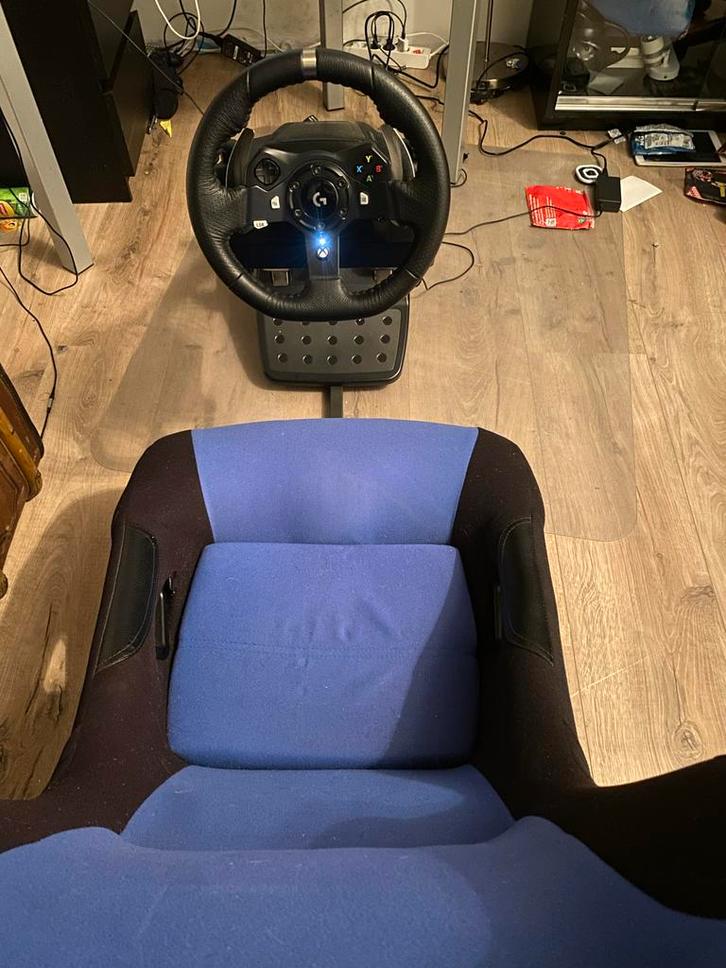 Playseat + Logitech G920 + Thrustmaster (optioneel), Fietsen en Brommers, Steps, Gebruikt, Ophalen of Verzenden