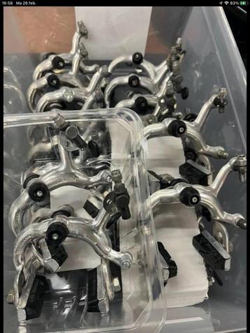 Vintage fietsonderdelen remhoeven pedalen derailleurs etc. beschikbaar voor biedingen