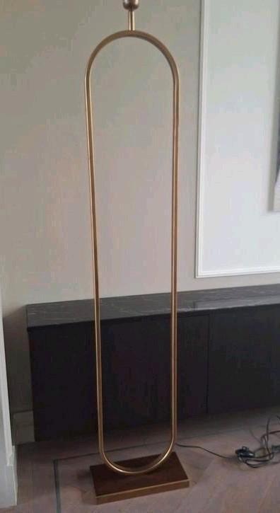 💡Nieuwe goud brons vloerlamp Light en Living | hotel chic, Huis en Inrichting, Lampen | Vloerlampen, Nieuw, Ophalen