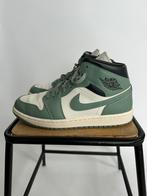 Nike Air Jordan 1 mid mt 11/43, Ophalen of Verzenden, Groen, Sneakers of Gympen, Zo goed als nieuw