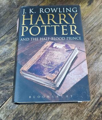 JK Rowling (+famous printing error page 99) Harry Potter beschikbaar voor biedingen