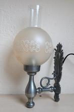 Tinnen wandlamp met glasbol met bloemmotief, Ophalen of Verzenden