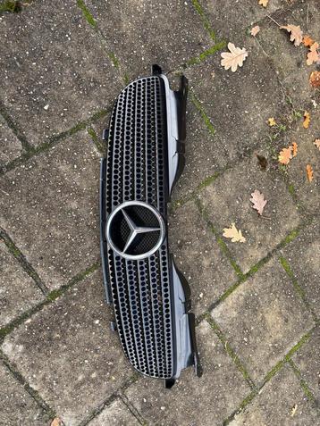 Gril. Voor slk Mercedes beschikbaar voor biedingen