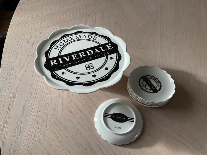 Riverdale Taartplateau met 6 Gebaksbordjes, Huis en Inrichting, Keuken | Servies, Zo goed als nieuw, Bord(en), Overige stijlen