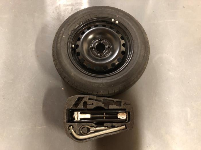 Krikset + reservewiel van een Volkswagen UP, Auto-onderdelen, Overige Auto-onderdelen, Volkswagen, Gebruikt, 3 maanden garantie