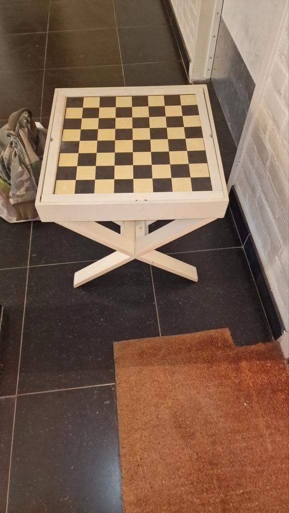 Inklapbare spelletjesstafel, tijdschriften bak, tikkel krom, Hobby en Vrije tijd, Gezelschapsspellen | Bordspellen, Gebruikt, Een of twee spelers