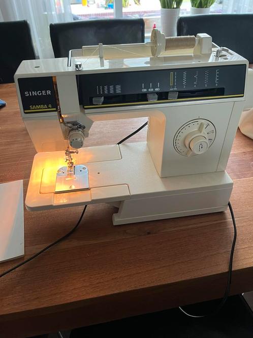 Singer samba 4 met defect !!! Onderdelen gratis, Hobby en Vrije tijd, Naaimachines en Toebehoren, Gebruikt, Singer, Ophalen