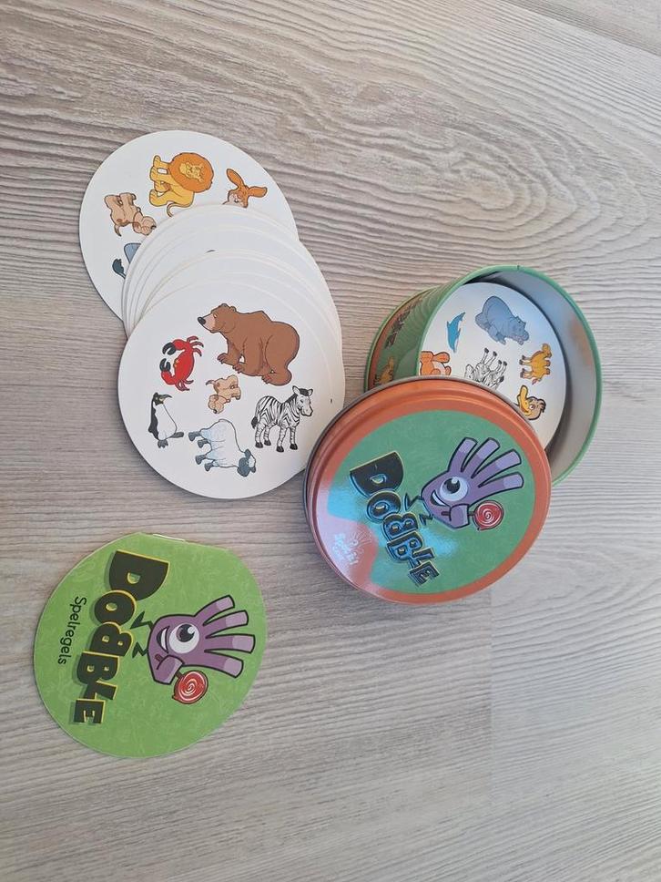 Kaartspel Dobble van spot it game, Hobby en Vrije tijd, Gezelschapsspellen | Kaartspellen, Zo goed als nieuw, Ophalen of Verzenden