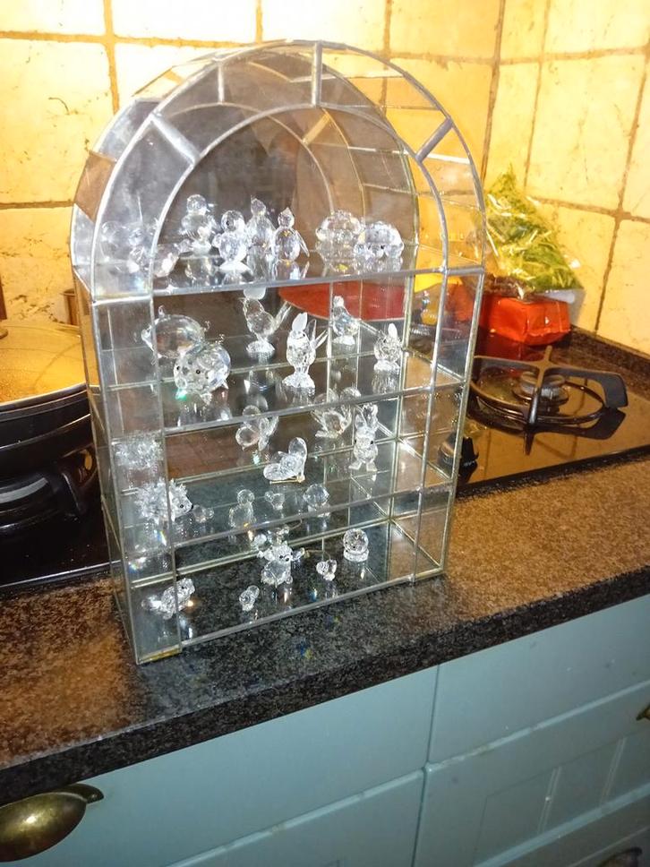 Swarovski Juwelen Collectie in Vitrine, Huis en Inrichting, Kasten | Vitrinekasten, Gebruikt, Minder dan 100 cm, Minder dan 50 cm