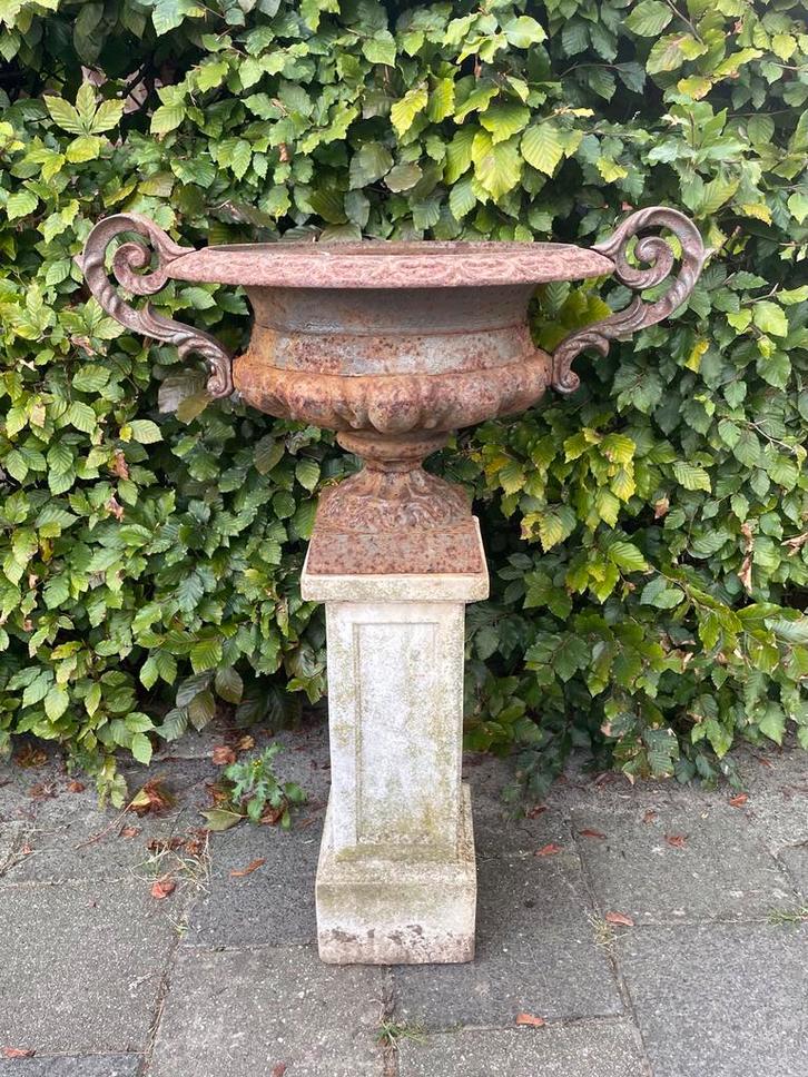 Gietijzeren tuinvaas oorvaas, Tuin en Terras, Tuinvazen, Zo goed als nieuw, Ophalen