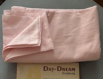 Plat roze, mooi afgebiesd laken 140 x 240cm - nieuw beschikbaar voor biedingen