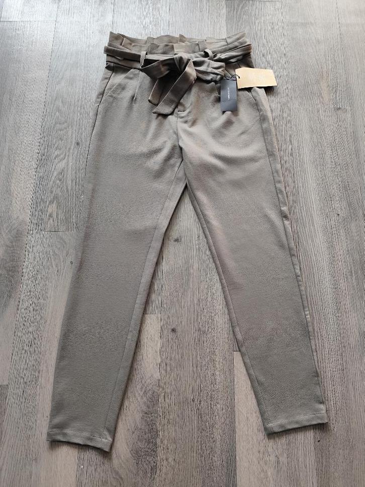 Vero Moda Loose Paperbag Pant Bungee Cord maat S (nieuw), Kleding | Dames, Broeken en Pantalons, Nieuw, Maat 36 (S), Groen, Lang