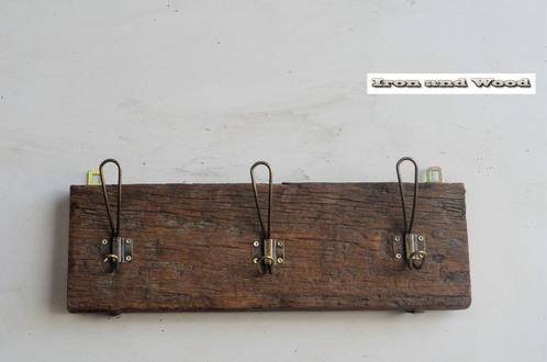 Geborstelde oud eiken wagonplanken kapstok 3 haken  50 x 16, Huis en Inrichting, Woonaccessoires | Kapstokken, Nieuw, Wandkapstok