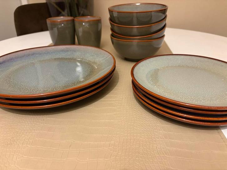 Servies - Borden, Kommen, Bekers - Aardewerk, Huis en Inrichting, Keuken | Servies, Gebruikt, Bord(en), Overige stijlen, Aardewerk
