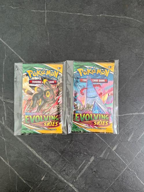 POKEMON - EVOLVING SKIES - 2 BOOSTERPACKS, Hobby en Vrije tijd, Verzamelkaartspellen | Pokémon, Nieuw, Ophalen of Verzenden