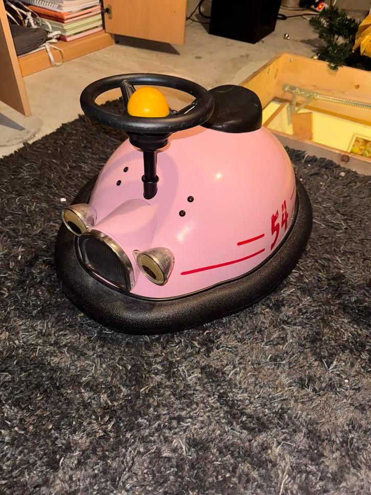 Roze loopauto in kermis botsauto stijl, Kinderen en Baby's, Speelgoed | Buiten | Voertuigen en Loopfietsen, Gebruikt, Loopvoertuig