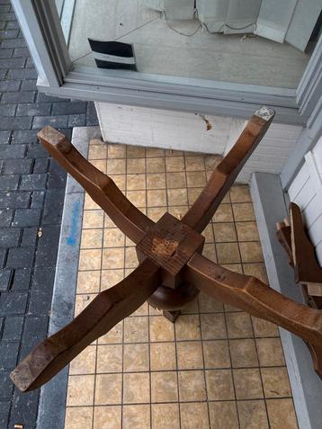 Houten Tafelpoot - Gebruikt beschikbaar voor biedingen