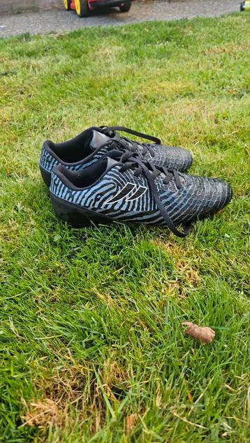Panther Voetbalschoenen - Maat 38 beschikbaar voor biedingen