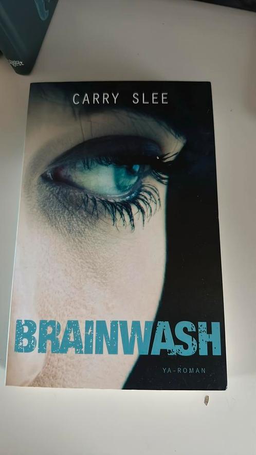 Carry Slee - Brainwash, Boeken, Kinderboeken | Jeugd | 13 jaar en ouder, Zo goed als nieuw, Ophalen of Verzenden
