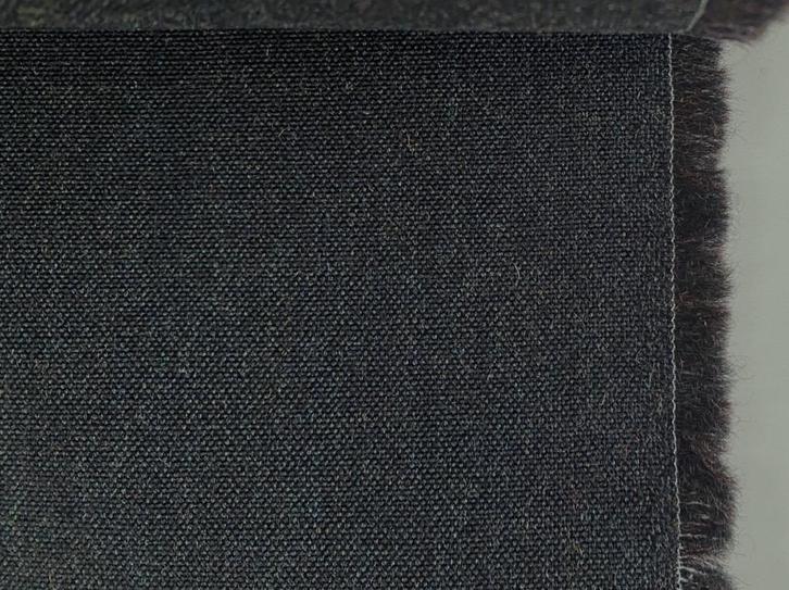 SALE: Kvadrat Remix antraciet; 29 meter meubelstof NU 40€ pm, Hobby en Vrije tijd, Stoffen en Lappen, Nieuw, Wol, 120 cm of meer