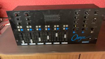 Dateq Onyx 6 kanaals mixer 19 inch 
