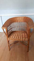Rotan kinderstoel, Kinderen en Baby's, Kinderkamer | Tafels en Stoelen, Ophalen, Zo goed als nieuw, Stoel(en)