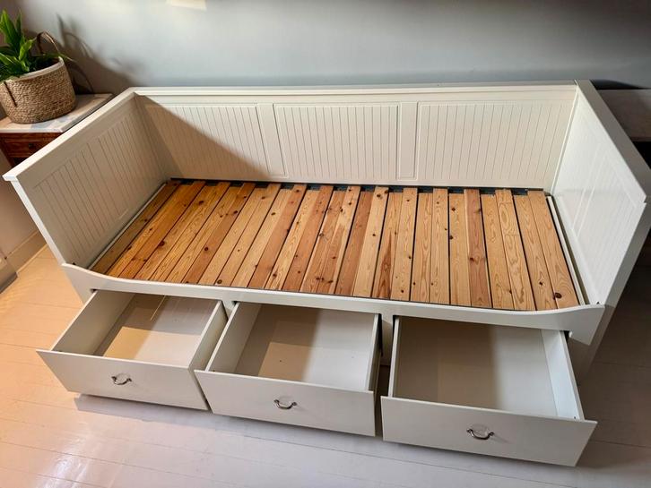 Ikea Hemnes Bedbank - Tweepersoonsbed + matrassen, Huis en Inrichting, Slaapkamer | Bedden, Gebruikt, Tweepersoons, 80 cm, 200 cm