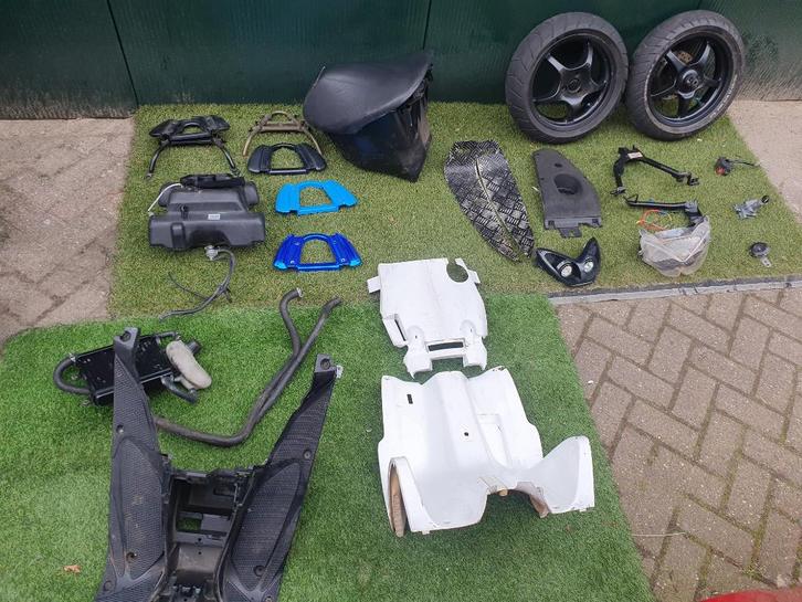 Aerox onderdelen, beenschild velgen zadel standaard Nitro, Fietsen en Brommers, Brommeronderdelen | Scooters, Gebruikt, Yamaha