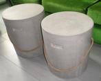 2 Stoere ronde betonlook krukjes / bijzettafeltjes ø 37 cm., Minder dan 55 cm, Modern Design Industrieel, Rond, Hout