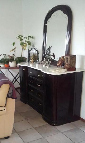 Slaapkamer meubel met spiegel beschikbaar voor biedingen