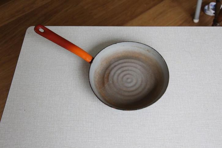 Koekenpan (rood emaille), Antiek en Kunst, Antiek | Emaille, Ophalen of Verzenden