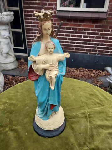 Religieus beeld heilige Maria met kind. beschikbaar voor biedingen
