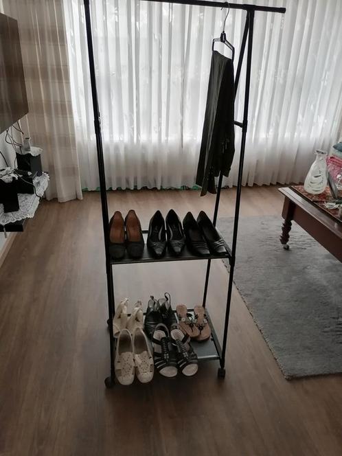 Kledingrek met ruimte voor schoenen of tassen op wieltjes, Kleding | Dames, Kledingrekken, Nieuw, Met wielen, Ophalen of Verzenden