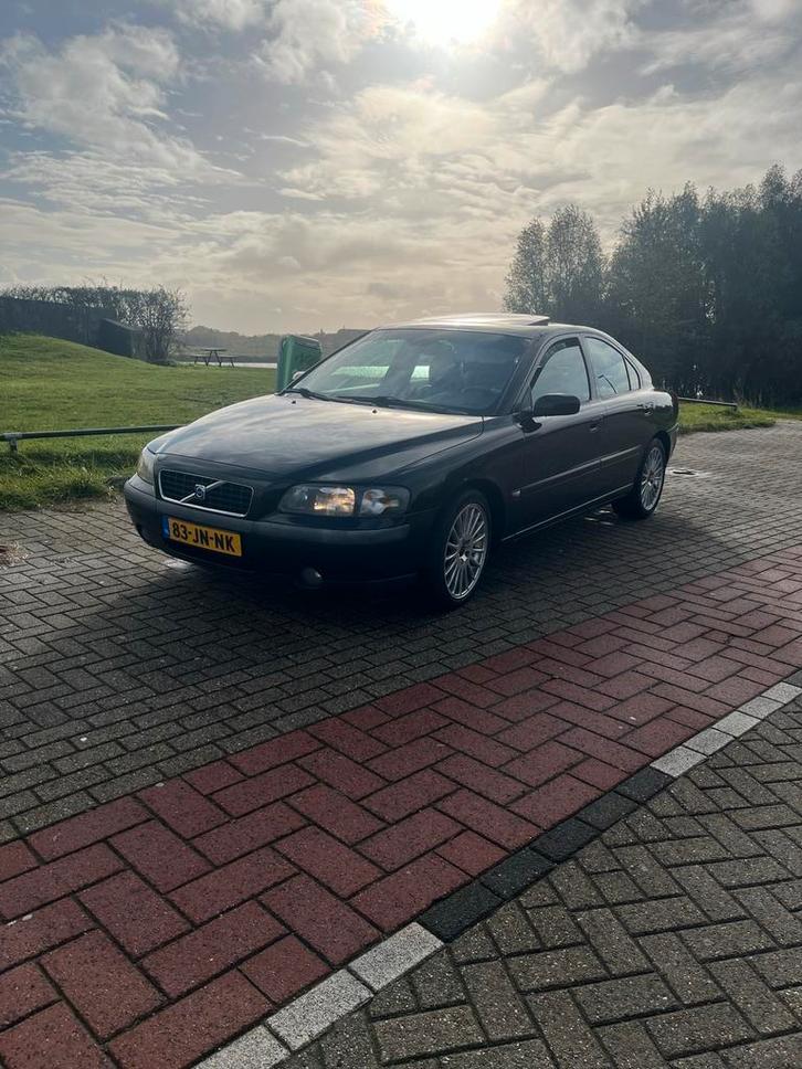 Volvo S60 2.3 T5 AUT 2002 Zwart, Auto's, Volvo, Particulier, S60, Benzine, E, Sedan, Automaat, Origineel Nederlands, Zwart, Zwart