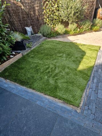 Kunstgras 2 x 2,5 meter beschikbaar voor biedingen