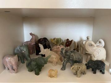 Olifantjes van steen beschikbaar voor biedingen