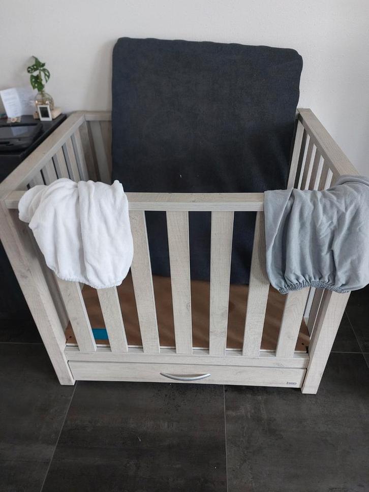 TWF Box 80x100 met lade + matras & hoezen, Kinderen en Baby's, Boxen, Gebruikt, Rechthoekig, In hoogte verstelbaar, Boxkleed, Lade