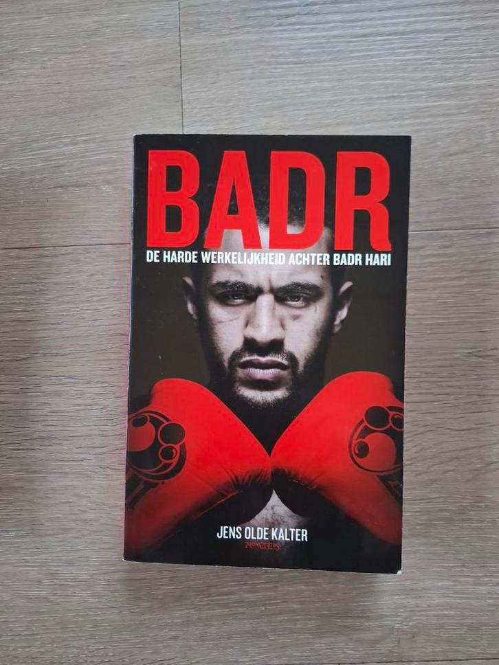 Badr Hari - De Harde Werkelijkheid, Boeken, Biografieën, Gelezen, Sport, Ophalen of Verzenden