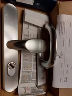 Hoppe voordeurbeslag met kerntrekbeveiliging SKG***, Ophalen of Verzenden, Zo goed als nieuw, Klink of Kruk