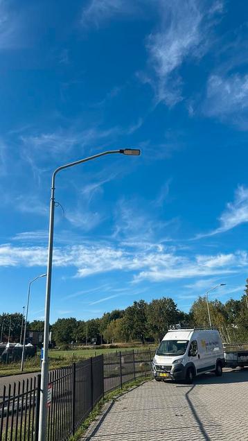 Lantaarnpaal lichtmast staal gegalvaniseerd beschikbaar voor biedingen