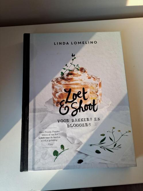 Bakboek Zoet & Shoot Linda Lomelino, Boeken, Kookboeken, Zo goed als nieuw, Taart, Gebak en Desserts, Ophalen of Verzenden