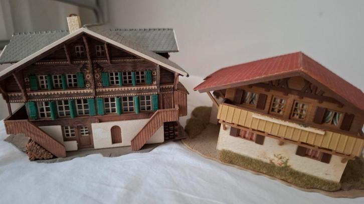 TWEE UNIEKE BERGHOF/HOTELS/Landhuis, Hobby en Vrije tijd, Modeltreinen | H0, Gebruikt, Brug, Tunnel of Gebouw, Gelijkstroom of Wisselstroom
