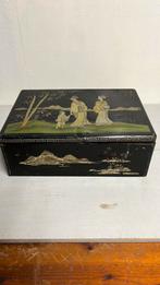 Antiek blik met Chinees decor met waaier en vogels er op, Verzamelen, Blikken, Ophalen of Verzenden, Gebruikt, Overige