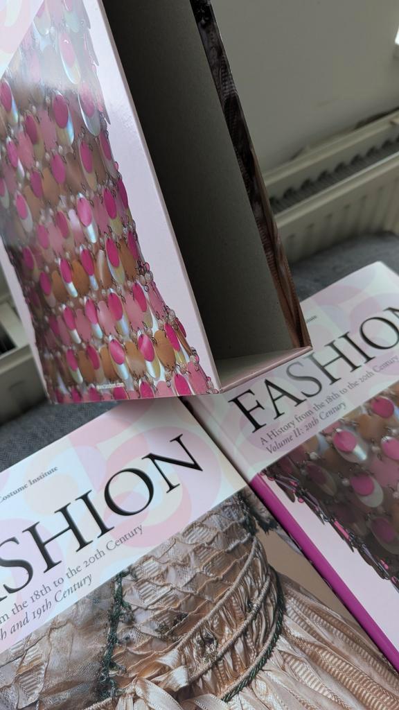 Fashion: 18th-20th Century - Kyoto Costume Institute, Boeken, Mode, Zo goed als nieuw, Mode algemeen, Ophalen of Verzenden